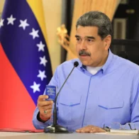 Maduro asegura que la gente lo sigue viendo por YouTube pese a "censura" de la plataforma