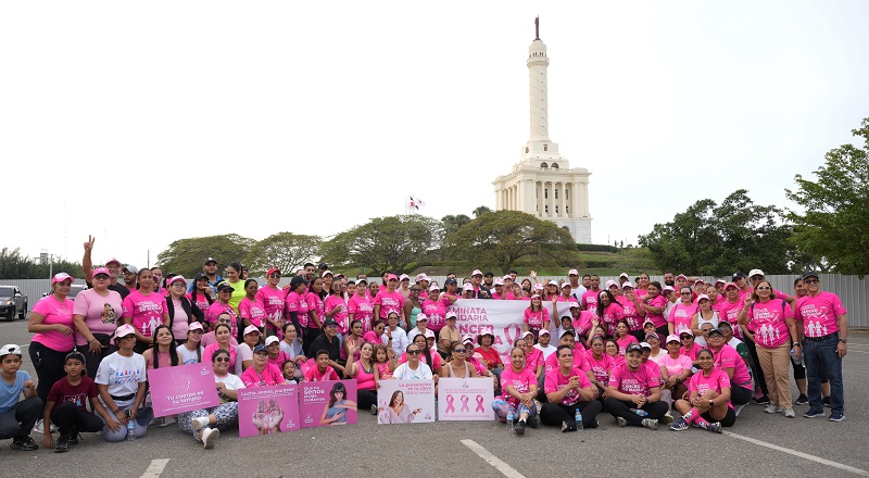 Fundación Unión Médica realiza caminata contra el cáncer de mama