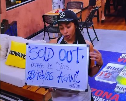 Carlos y Karola compiten por el reto de la mejor promoción del evento Alofoke en Agganis ¿quién ganó?