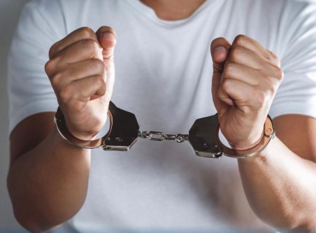 Policía arresta a “Melón” por asalto armado en Villa Hermosa