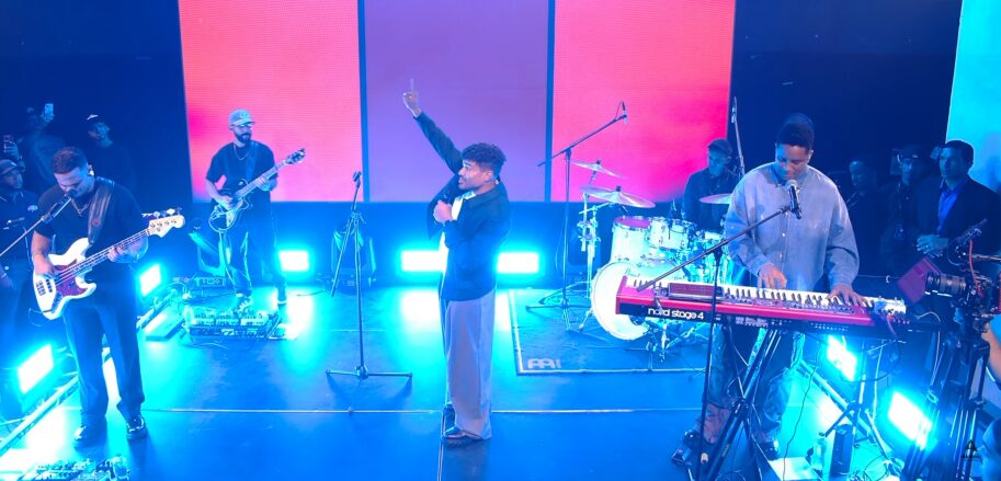 Grupo Barak sorprende con poderosa noche de adoración en La Casa de Alofoke