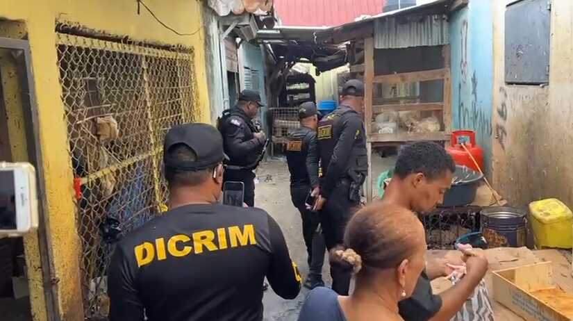 Hieren a joven de varios disparos en el Mercado Municipal de San Francisco de Macorís