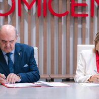 Representantes de Domicem y Hábitat para la Humanidad.