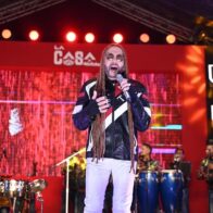 Toño Rosario sube al escenario de La Casa de Alofoke para poner a bailar a los presentes