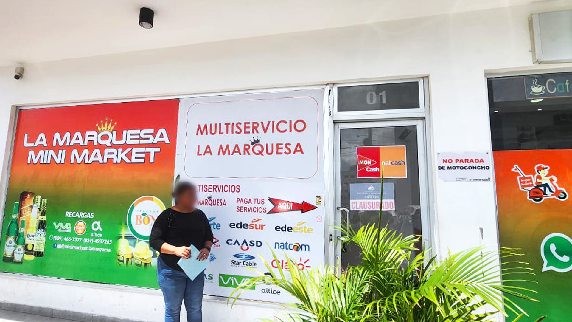 Clausuran negocios que operaban ilegalmente en Ciudad Juan Bosch