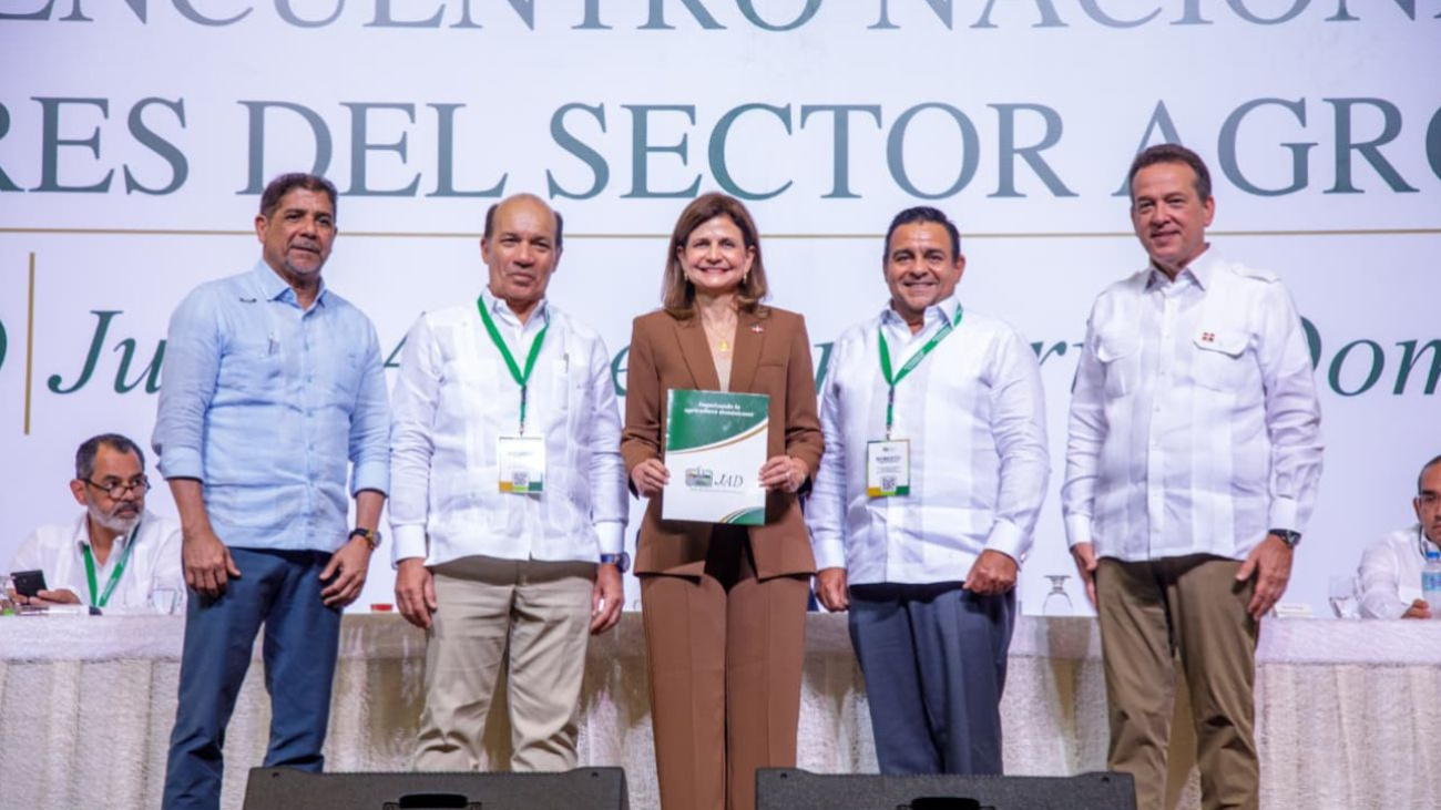 Vicepresidenta afirma que el gobierno trabaja para duplicar exportaciones agropecuarias al 2036