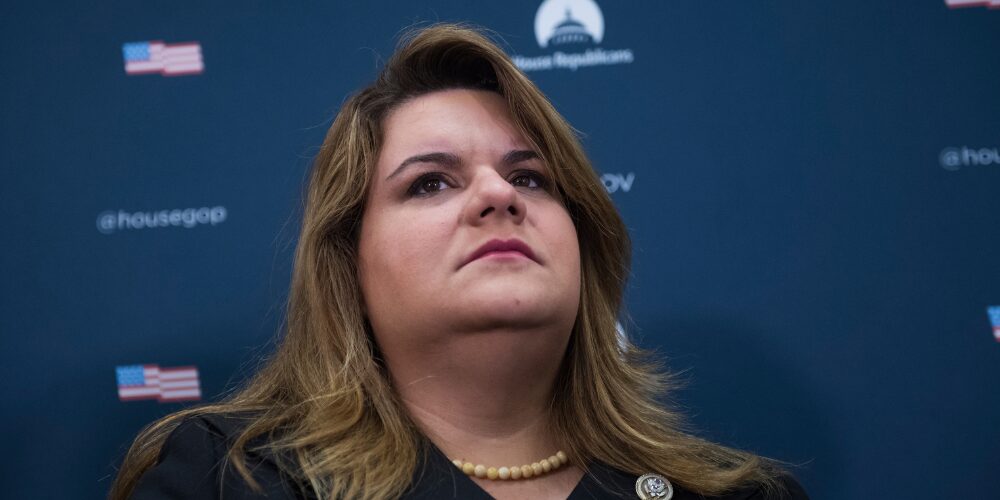 Gobernadora de Puerto Rico condena asesinato de Charlie Kirk y envía su apoyo a la familia