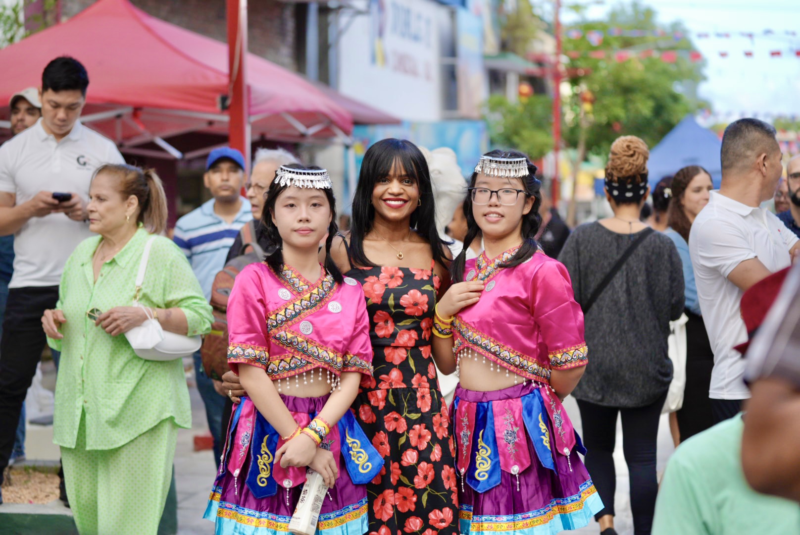 Migrantes dedicado a la comunidad china en el Barrio Chino de Santo Domingo