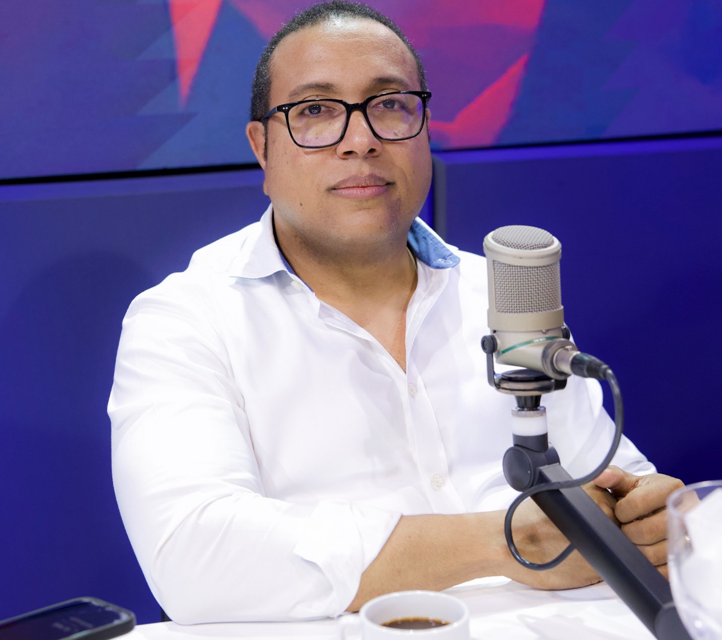 Eliseo Almánzar advierte: "es hora de pagar la factura" en el sistema financiero dominicano