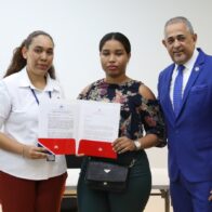MESCyT entrega 108 nuevas becas a estudiantes meritorios