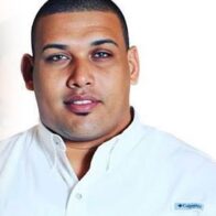 Detienen al regidor Jenry de los Santos en La Caleta por orden judicial aún no esclarecida