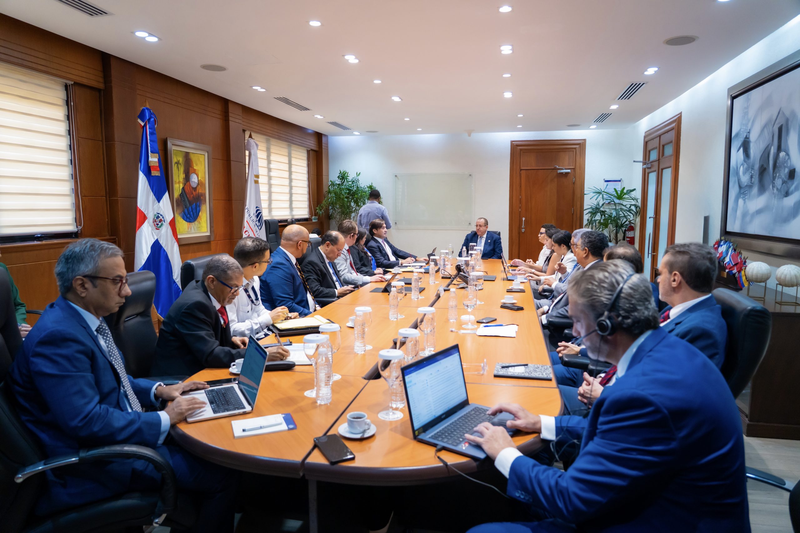 Misión del FMI en Hacienda.