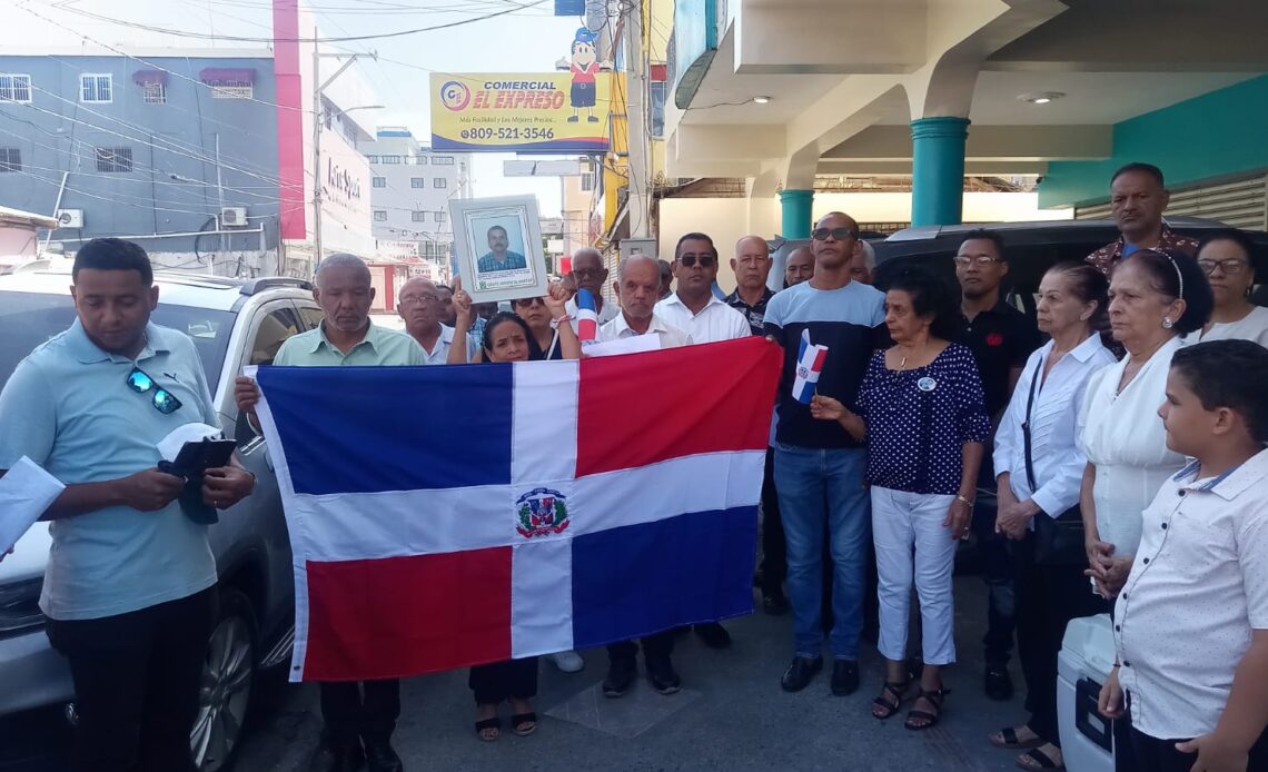 Familiares y periodistas conmemoran 21 años del asesinato de Juan Andújar