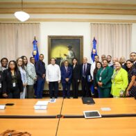 Vicepresidenta recibe a estudiantes de la diáspora y refuerza compromiso con la educación en el exterior