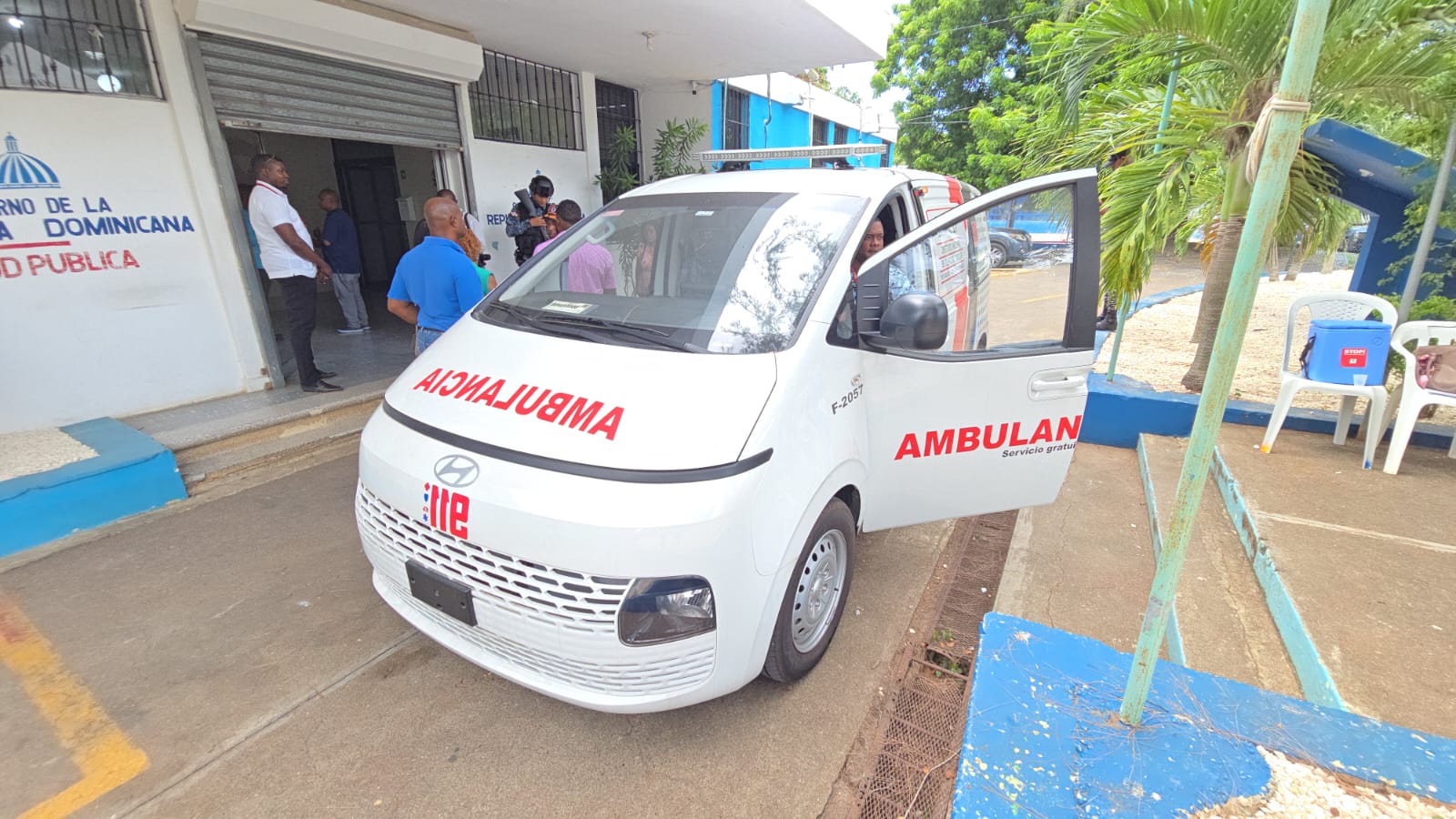 INACIF entrega ambulancia especializada para el traslado digno de cadáveres en La Romana