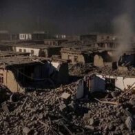 Elevan a 800 los muertos y 2.500 los heridos por el terremoto en el este de Afganistán