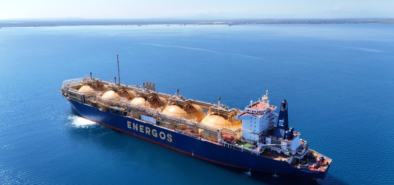 Llega a Montecristi unidad flotante para almacenar gas licuado que alimentará planta de 412 megavatios