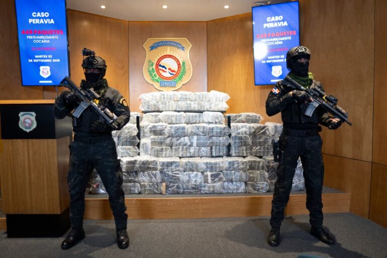 Incautan 448 paquetes de presunta cocaína en Baní 8 | Noticias de hoy en República Dominicana Golpe al narcotráfico: incautan 448 paquetes de presunta cocaína en Baní
