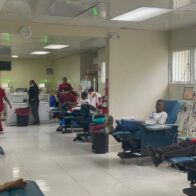 Pacientes de diálisis denuncian precariedades en hospital Cabral y Báez por fallas en aires acondicionados y agua