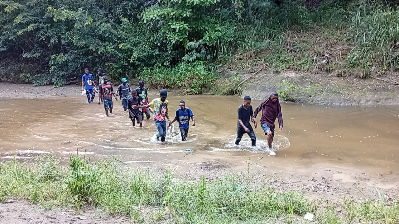 Detienen a 11 nacionales haitianos próximo a rio Guayubín en Santiago Rodríguez