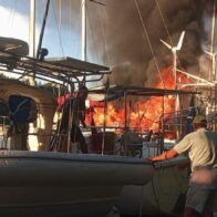 Registran incendio en veleros del muelle de Cumayasa