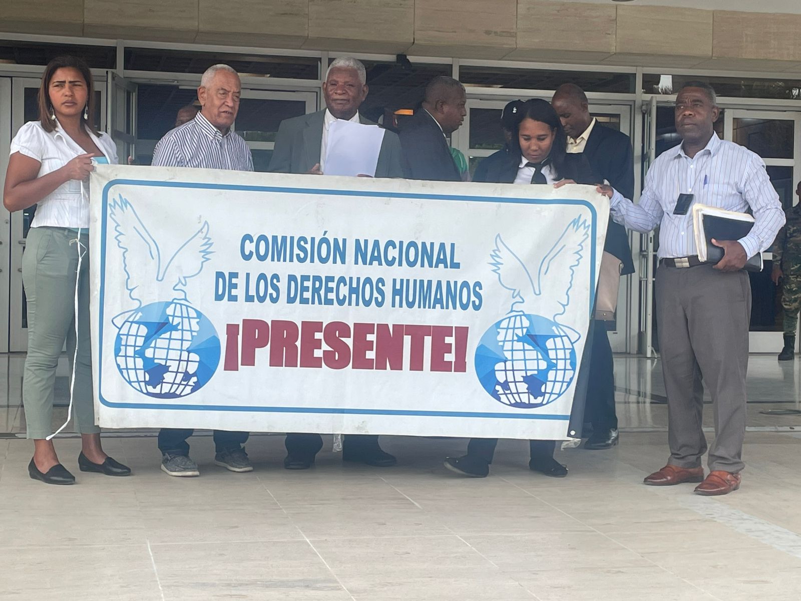 Derechos humanos deposita querella contra Rafael Burgos por presunta corrupción administrativa en el CEA