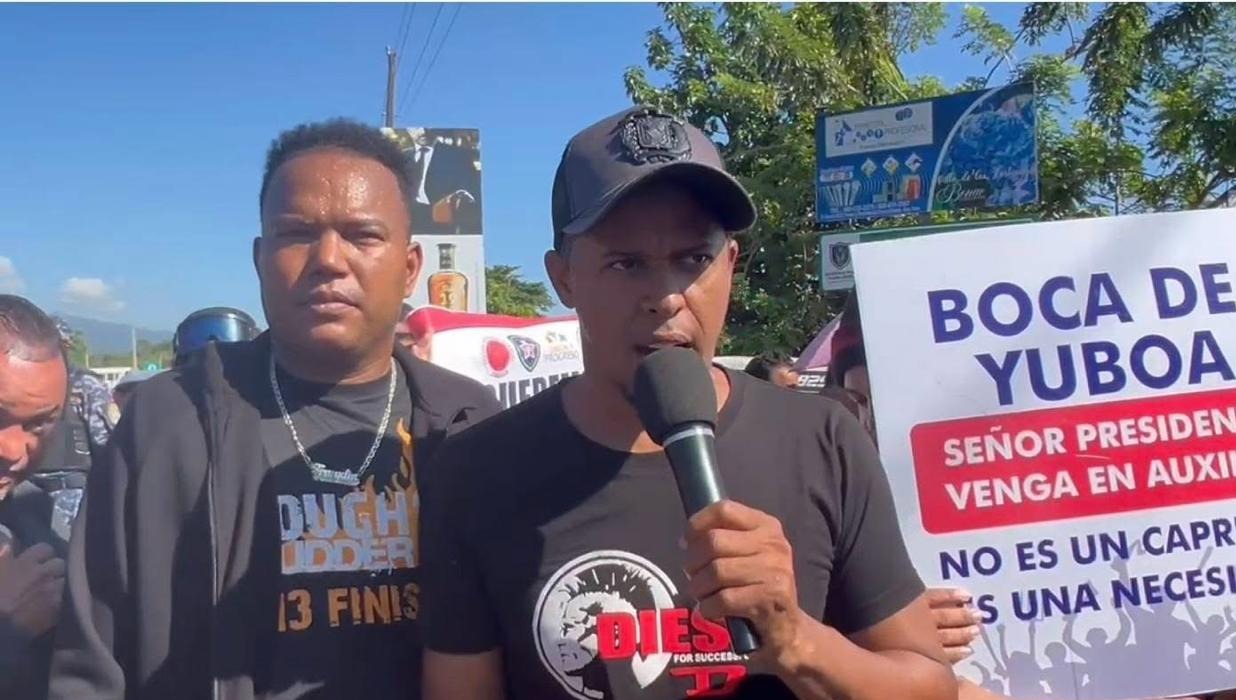 Comunitarios de Rincón de Yuboa reclaman puente seguro en la autopista Duarte