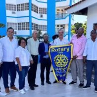 Presidente Abinader aprueba construcción de bajo techo mixto en la cancha Marino G. Matos en Barahona