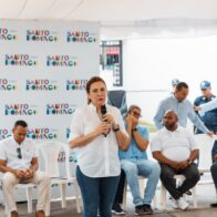 Carolina Mejía lleva soluciones al sector La Puya
