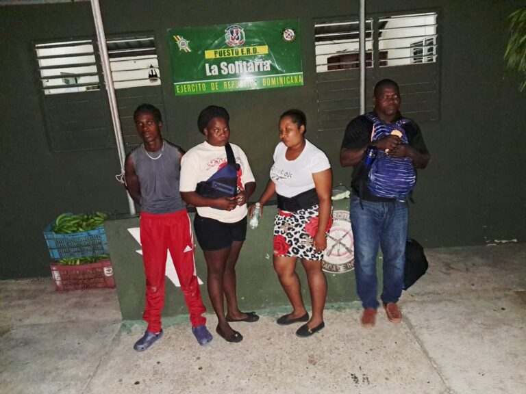Detienen nacional haitiano con indocumentados en una jeepeta en Montecristi