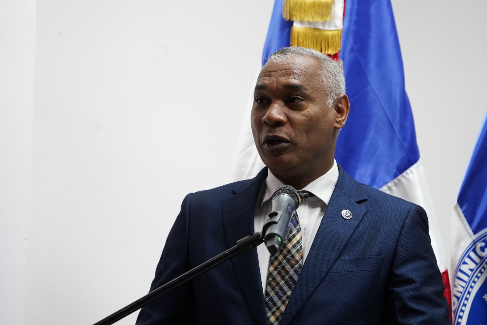 Gerardo Roa expresa condolencias por fallecimiento de María Cristina Camilo