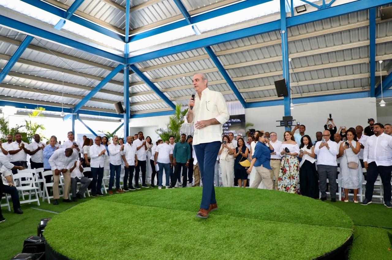 Abinader lanza programa de titulación que impactará a más de 25 mil personas en Puerto Plata