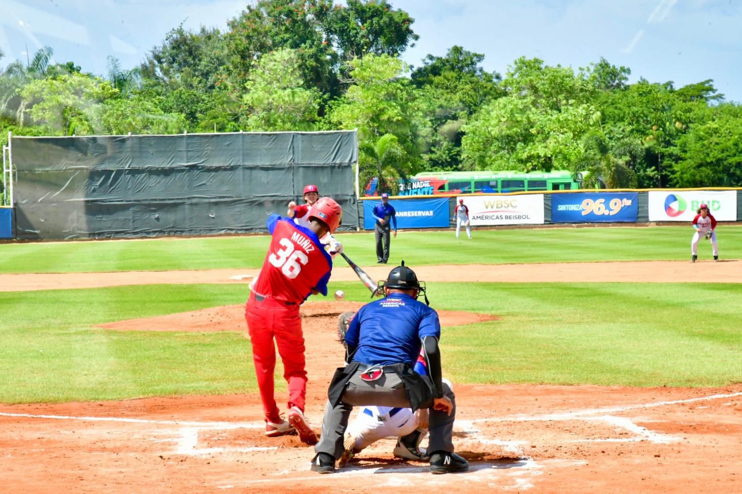 Puerto Rico mantiene invicto al derrotar a Cuba