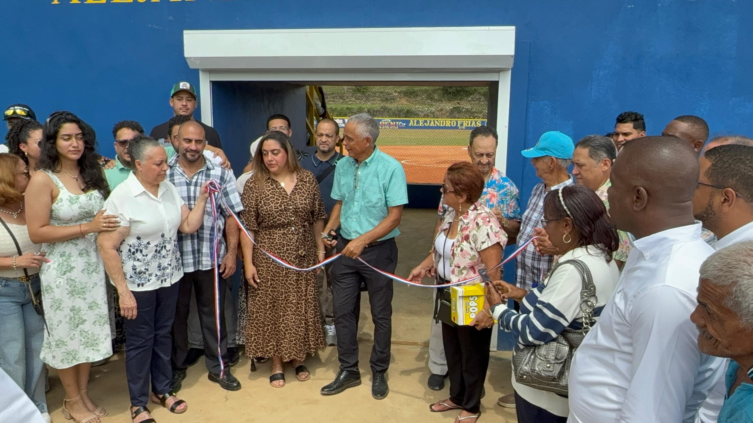 Inauguran estadio de sóftbol y pequeñas ligas en Monte Plata