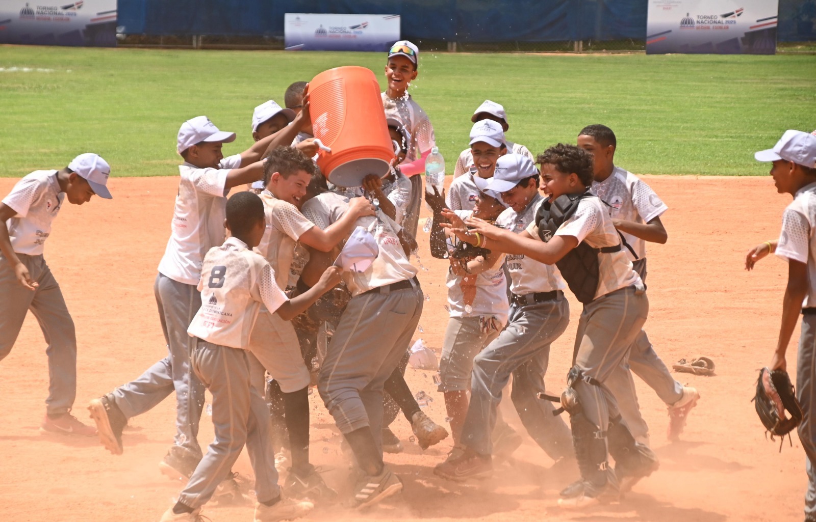 INEFI corona a Moca en el II Torneo Nacional de Béisbol Escolar 2025