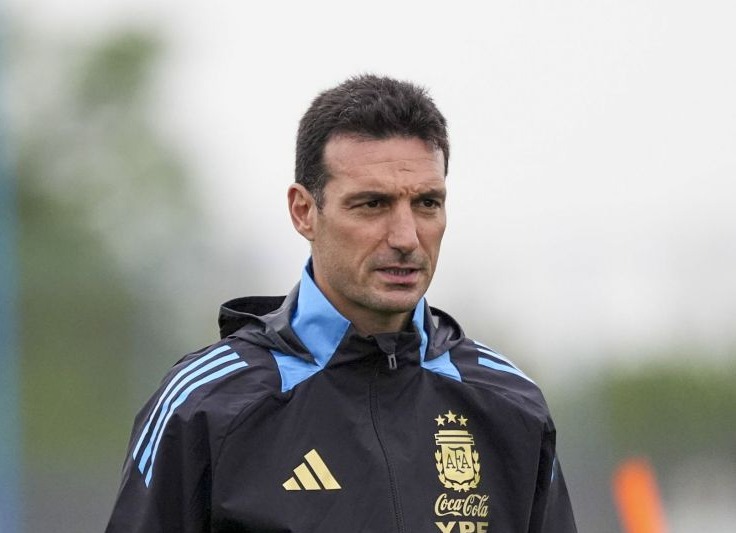 Scaloni: "No hablé con Messi sobre el próximo Mundial"