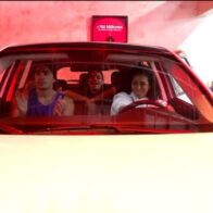 Participantes de La Casa de Alofoke se emocionan al subirse a la jeepeta Changan destinada al segundo y tercer lugar del reality