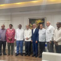 Presidente del Senado se reúne con sindicalistas y garantiza cesantía no será tocada en nuevo código laboral