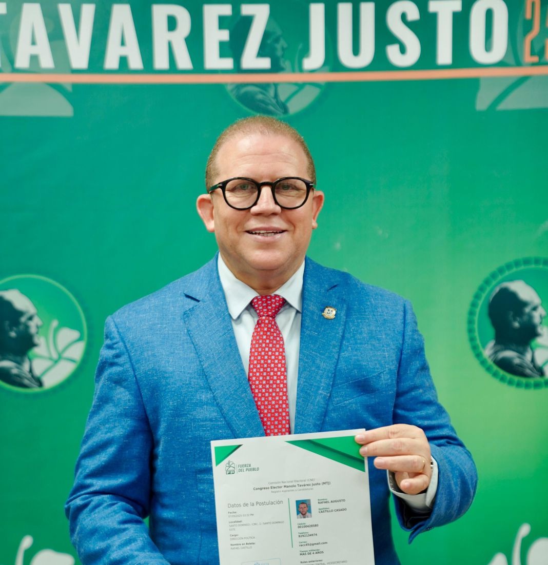 Rafael Castillo formaliza inscripción a la Dirección Política de la Fuerza del Pueblo