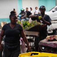 Residentes dicen que, pese a redadas, haitianos indocumentados siguen en los barrios