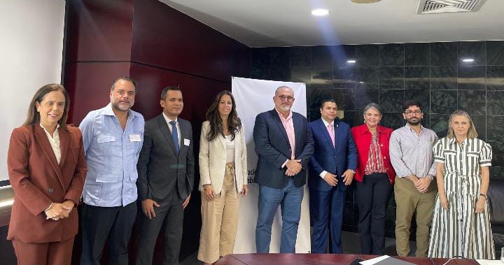 ACOFAVE sostiene encuentro con el diputado Tobías Crespo para impulsar la seguridad vial y el ordenamiento del parque vehicular