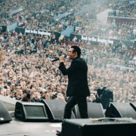 Yungblud rinde homenaje a Ozzy Osbourne en los VMAS