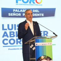 Abinader califica nueva Ley de Contrataciones Públicas como herramienta que transforma las compras estatales
