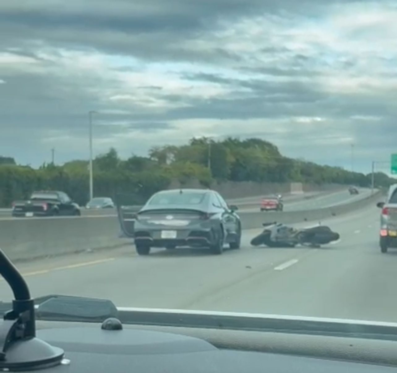 Reportan accidente entre motocicleta y carro en Norfolk-Virginia Beach