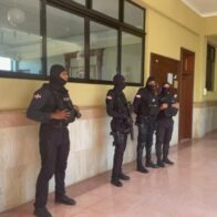 Trasladan a audiencia a los seis acusados de violar y grabar a joven en Villa González