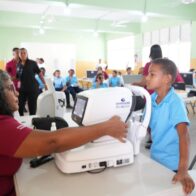 INABIE atiende a 600 estudiantes en jornada de salud visual en Jarabacoa