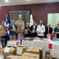 Artistas y figuras públicas donan libros a privados de libertad para fortalecer su reinserción social