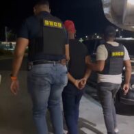 Arrestan hombre perseguido por alijo de 6,740 libras de marihuana en AILA