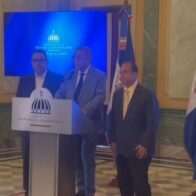 Gobierno entrega en PGR informe sobre irregularidades en SeNaSa y reitera compromiso con la transparencia