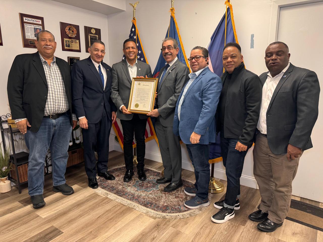 Asambleísta de Nueva York recibe al Dr. Asjana David junto a delegación de la UASD